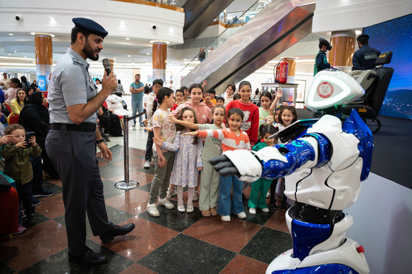 شرطة أبوظبي تشارك في فعالية توعوية بعنوان "سلامة أسرتنا أولويتنا"