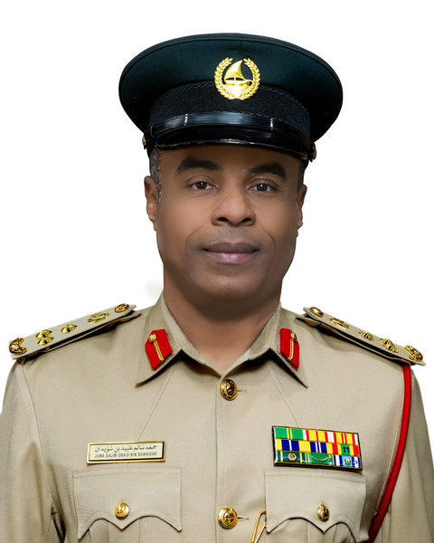 مرور دبي تنظم حركة السير خلال تشكل الضباب لتأمين سلامة الطرق.jpg_result