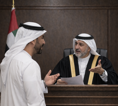 وكيل مركبات يقاضي معارض ا