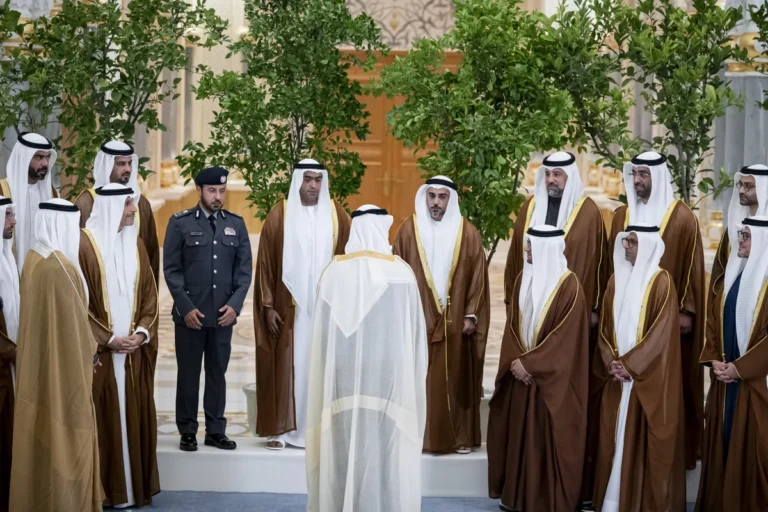 محمد بن زايد والقيادات