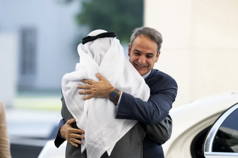 الامارات وقبرص