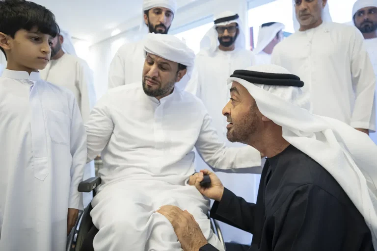 رئيس الدولة يزور محمد خميس بن روية الخييلي