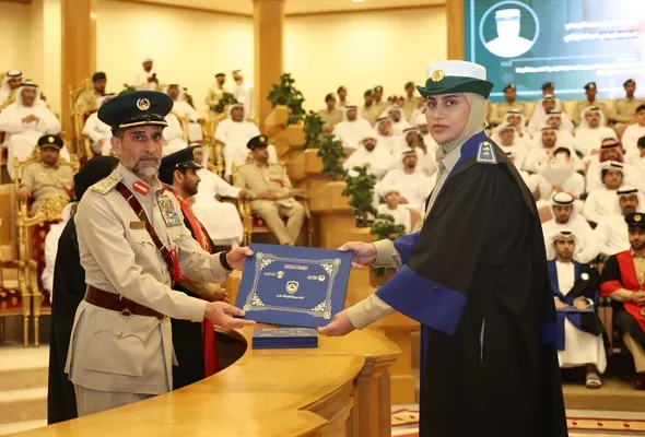 عبد الله المري يحتفي بتخريج 78 طالباً وطالبة من أكاديمية شرطة دبي (2).JPG 1
