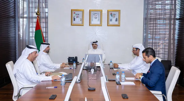 وكيل دائرة القضاء خلال الاجتماع مع لجنة كاتب العدل 1